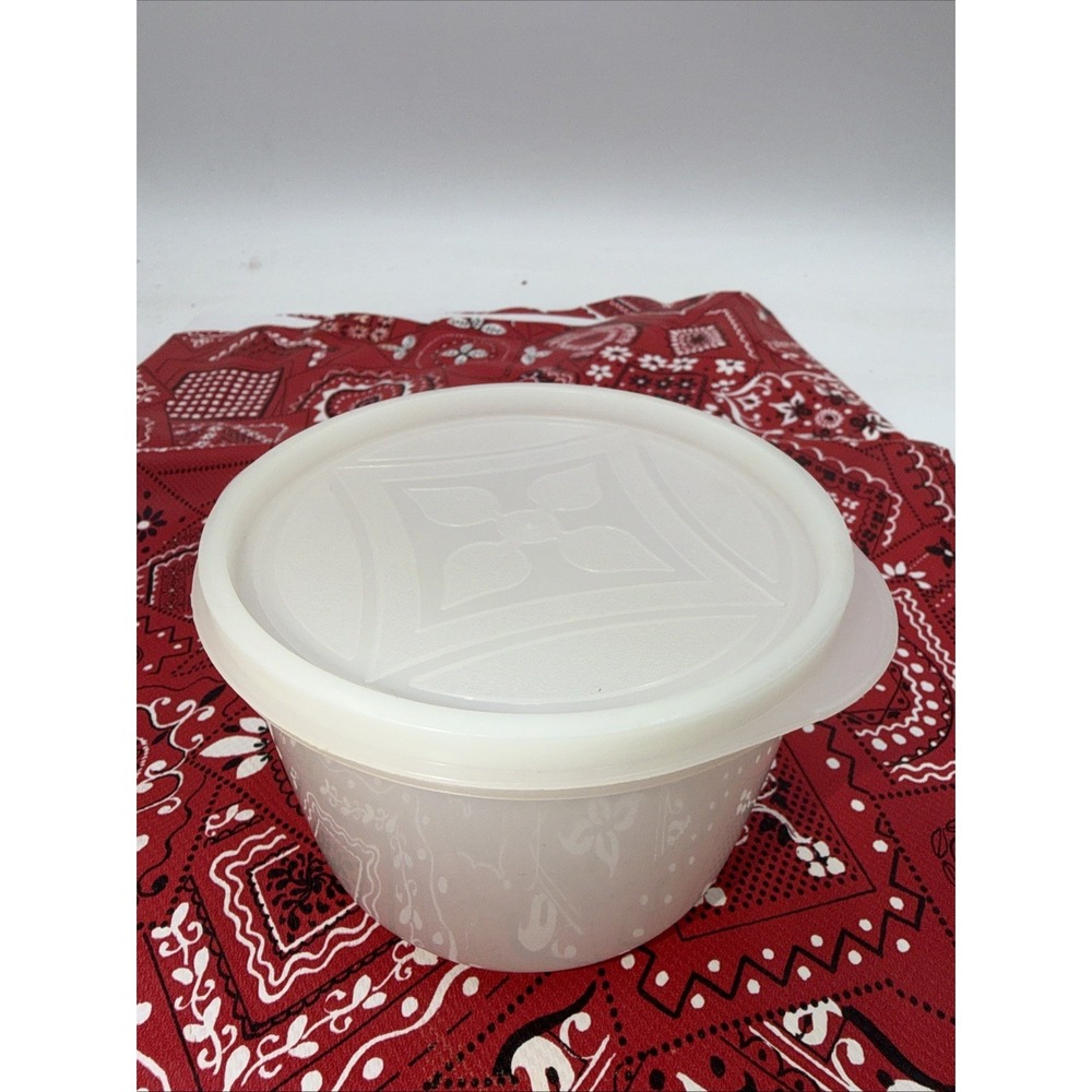 Vintage 70's MAX KLEIN PLASTIC KITCHEN STORAGE CONTAINER W/Lid